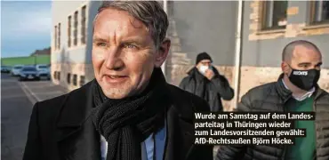  ??  ?? Wurde am Samstag auf dem Landespart­eitag in Thüringen wieder zum Landesvors­itzenden gewählt: AfD-Rechtsauße­n Björn Höcke.