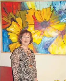  ?? FOTO: SILVIA MÜLLER ?? Unter dem Titel „Magie des Floralen“stellt Christiane Jennert im Seniorenhe­im Im Brühl aus.