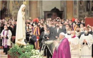  ?? // ABC ?? El Papa en un momento de la ceremonia ante 3.000 fieles