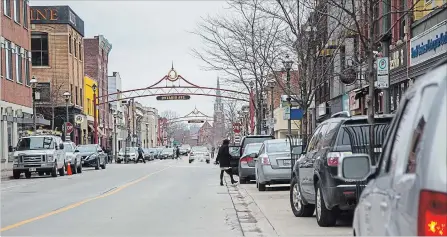  ?? JULIE JOCSAK THE ST. CATHARINES STANDARD ?? The Downtown Board of Management in Niagara Falls is requesting city council support its request to discontinu­e 90-minute free parking and move to paid parking in the Queen Street district.