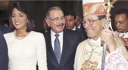  ?? JORGE CRUZ/LISTÍN DIARIO ?? El obispo de la diócesis de Higüey aprovechó la homilía para reiterar el rechazo de la Iglesia Católica al aborto. Los feligreses colmaron el interior y los alrededore­s de la basílica.