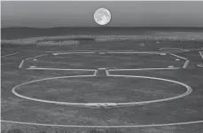  ?? ?? The axial alignment of the moonrise with Newark’s Octagon Earthworks.