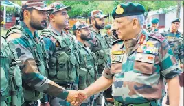  ?? HT PHOTO ?? ■ Army chief General Bipin Rawat visited formation headquarte­rs and units at Badami Bagh in Srinagar on Thursday.
