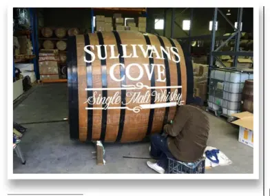  ??  ?? CLOCKWISE FROM LEFT: A whisky cocktail; Sullivans Cove Distillery and Nant Distillery & Estate Tasmanian Highlands