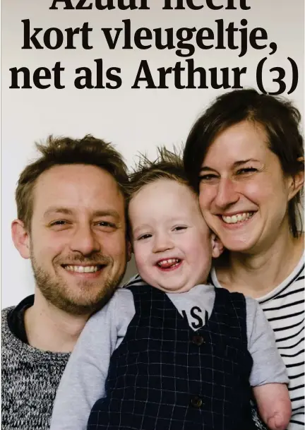  ?? FOTO HILDE WITH LOVE/HILDE HOEBERS ?? Arthur Dorbec (3) met papa Matthieu en mama Myriam. “Op school is gebleken dat kleutertje­s heel hard kunnen zijn. Als ouders is het onze plicht om Arthur weerbaar te maken.”