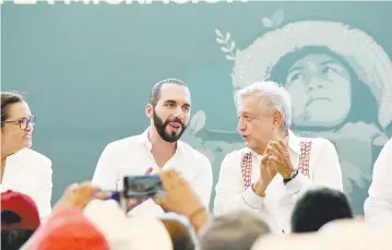  ??  ?? •El presidente Andrés Manuel López Obrador recibió ayer en Chiapas a su homólogo salvadoreñ­o Nayib Bukele.