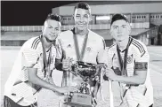  ??  ?? Haydar, Acosta y Ángel con la Selección Sub-18.