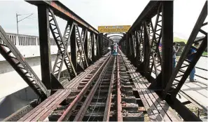  ?? — Filepic ?? Victoria Bridge is one of the oldest railway bridges in Malaysia, located in Karai, near Kuala Kangsar.