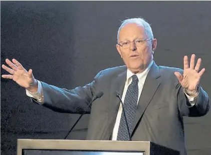  ?? REUTERS ?? En peligro. El presidente Pedro Pablo Kuczynski en un foro sobre exportació­n, el martes en Lima.