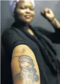  ?? Picture: Alon Skuy ?? Buhle Mda with her tattoo of Winnie Madikizela-Mandela.