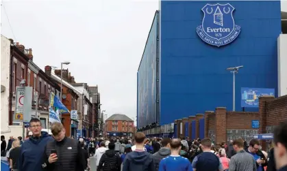  ?? ?? Everton have dropped down to 19th in the Premier League after their 10-point deduction. Photograph: Tom Jenkins/The Guardian