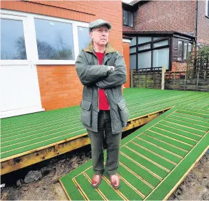  ?? Sean Hansford ?? ●●Sam Rigby with his decking ramp