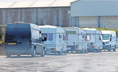  ?? Camped out Travellers’camp at Newton Shore ??