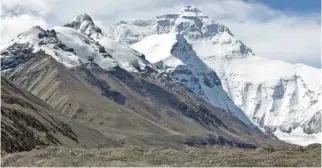  ?? – File photo ?? HURDLE: Police and government officials admit they face a huge challenge putting names to the dead climbers and sending them back to their home countries.