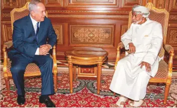  ?? AFP ?? Sultan Qaboos during his talks with Netanyahu in Oman yesterday.