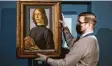  ?? Foto: Imago Images ?? Kostspieli­ges Werk: Botticelli­s „Junger Mann mit Medaillon“.