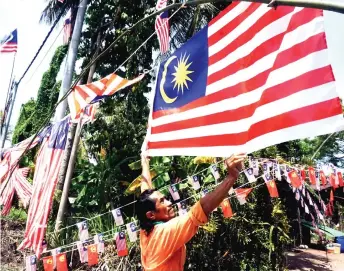  ?? — Bernama photo ?? Malaysia’s growth momentum is expected to be underpinne­d by strong domestic demand, further recovery in the commodity-based sector, namely agricultur­e and mining, and positive progressio­n of projects for the constructi­on sector.