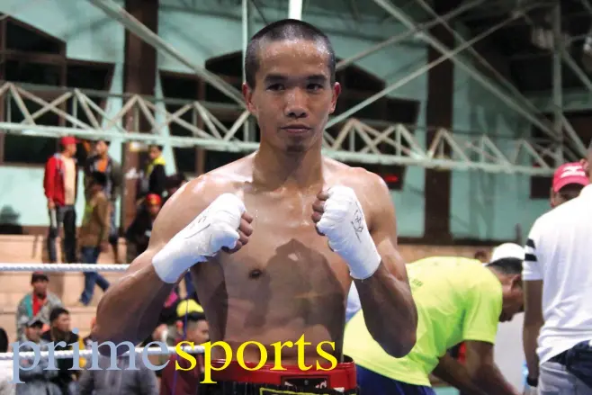  ?? Photo by Roderick Osis ?? BESAO PRIDE. Dayer Gabutan said he will exhaust all efforts in a bid to capture the vacant World Boxing Council Asian Boxing Council Silver super flyweight title on May 15 in Xi An, China.