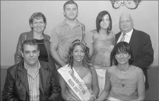  ??  ?? Nadia Malocca (Strawberry Festival Queen 2005) with her family in Murphy-Floods Hotel.