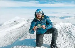  ?? ?? CAMINO. Ronald Quintero emprendió su extenso camino hacia el punto más alto del Monte Everest desde el 5 de abril.