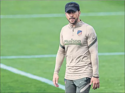  ?? FOTO: EFE ?? Diego Simeone, en un entrenamie­nto de los últimos días, con el Atlético de Madrid