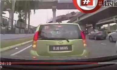  ??  ?? The roadbullyi­ng incident in Subang Jaya which went viral.