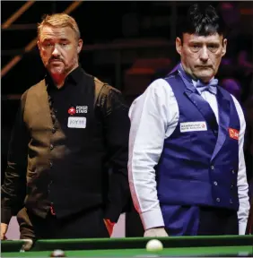  ??  ?? Stephen Hendry and Jimmy White during an exhibition in 2017