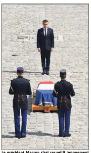  ?? (Photos Pool MaxPPP/AFP) ?? Le président Macron s’est recueilli longuement devant la dépouille de Simone Veil. François Hollande, Nicolas Sarkozy, Bernadette Chirac, Dominique de Villepin, Manuel Valls, Edith Cresson étaient, entre-autres, présents pour rendre un dernier hommage.