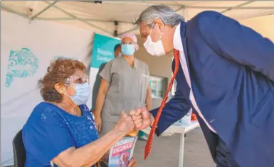  ?? NA ?? VACUNATORI­O. El Presidente Alberto Fernández visitó uno de los centros ubicados en la Provincia.