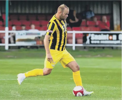  ??  ?? STAYING POSITIVE: Scarboroug­h Athletic player-assistant manager Jimmy Beadle is keen to move on after the departure of three players to Buxton