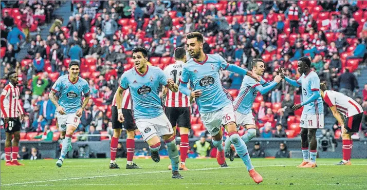  ?? FOTO: EFE ?? De la alegría a la decepción solo hay un paso El gol de Brais Méndez en el minuto 91 dejó al Athletic sin el triunfo ante el Celta en el partido disputado el sábado en San Mamés