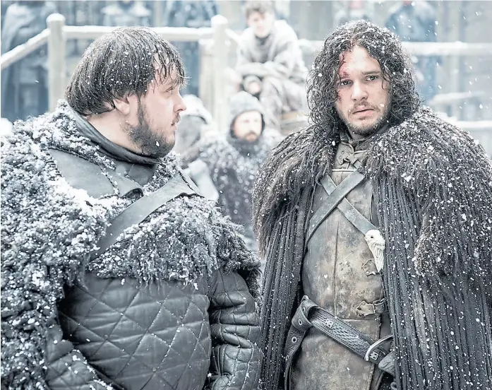  ?? hbo ?? John Bradley y Kit Harington en una escena de la primera temporada, cuando ambos revistaban en la Guardia de la Noche