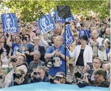  ??  ?? CIRKUS ALMEDALEN. Visby invaderas av politiker, journalist­er, lobbyister och annat löst folk under en vecka på sommaren.