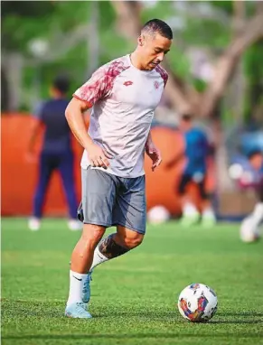  ?? — Sabah FC ?? Practice makes perfect: ramon Machado in action during a training session.