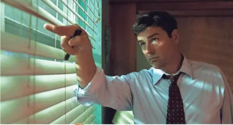  ??  ?? Kyle Chandler returns as Detective John Rayburn in Netflix’s Bloodline. Season 2 will be available for streaming May 27. SAEED ADYANI, NETFLIX