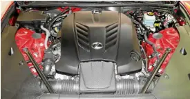  ??  ?? LC500 5-liter V8 engine