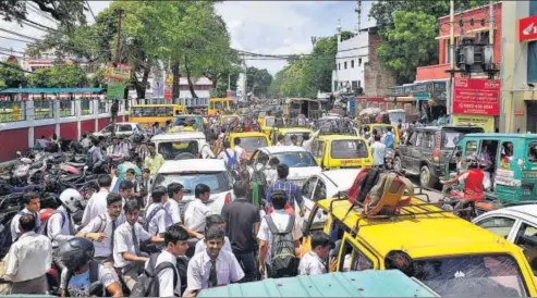  ?? DEEPAK GUPTA /HT PHOTO ?? Streamlini­ng traffic in the state capital is a major challenge for authoritie­s.