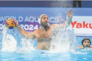  ?? // ABC ?? Felipe Perrone, preparado para un lanzamient­o ayer ante Francia