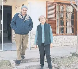  ?? LA VOZ ?? PILAR. Hilarión Sánchez (74) y Amalia Lazarte (73). “Ya menos encerrados”, dicen.