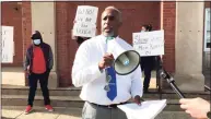  ?? Brian Zahn / Hearst Connecticu­t Media ?? West Haven Democratic mayoral candidate John Lewis criticizes Mayor Nancy Rossi's use of COVID relief funds, at news conference in front of City Hall Wednesday.