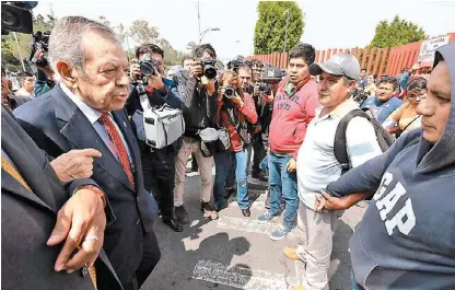  ?? JESÚS QUINTANAR ?? Porfirio Muñoz Ledo les preguntó: “Muchachos, en qué podemos serles útiles”.