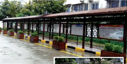  ??  ?? Before (right) and after (above) of the newspaper reading area in the Xiangquany­uan community in Putuo’s Wanli Subdistric­t where public spaces have been renovated with illegal structures torn down and illegal parking moved away.