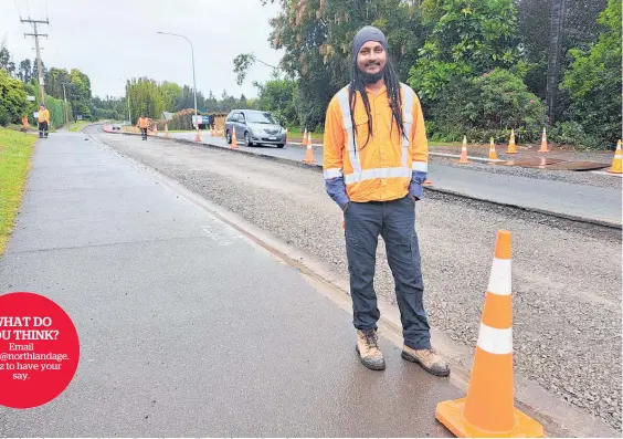  ?? Photo / Jenny Ling ?? Ventia project manager Jashneet Prasad is appealing to drivers to be patient and not to take their frustratio­n out on workers.