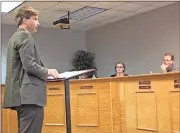  ?? Kevin Myrick / SJ ?? Andrew Truett presents informatio­n about the pending bond sale to the Polk County Water Authority board.