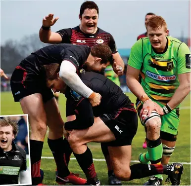  ??  ?? Sole survivors: Saracens after their fourth try against Northampto­n. Inset: Hogg stars for Glasgow against Exeter REUTERS/SNS