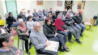  ??  ?? Les musiciens ont été attentifs lors de la dernière assemblée générale.