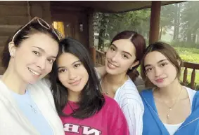  ?? ?? With daughters Angelina Isabelle, Samantha Angelene and Angel Franchesca.