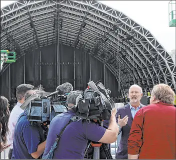  ?? Las Vegas Review-Journal @KMCannonPh­oto ?? K.M. Cannon
LVCVA President and CEO Steve Hill talks to the media April 18 during the constructi­on of the NFL Draft Experience behind The Linq Hotel. “It will be a nonstop, four- or five-hour event for people who come out,” Hill said of the draft.