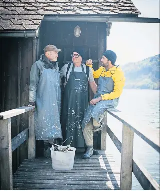  ?? [ Hanna Gassner] ?? Florian Holzer, Thomas Nowak und Ingo Pertramer (von links) am Attersee.