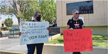  ??  ?? LAS protestas a las afueras del Consulado Mexicano en el Paso